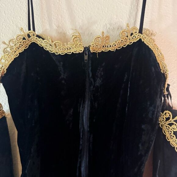 1980s steppin' Out Black Dress with Gold Lace Accents 3 - Picture 4 of 5